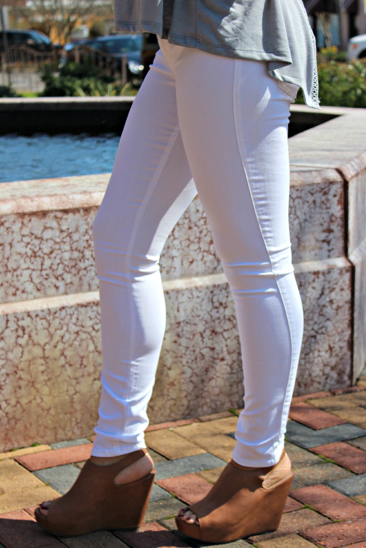 Rich and Skinny: Legacy Jeans, White