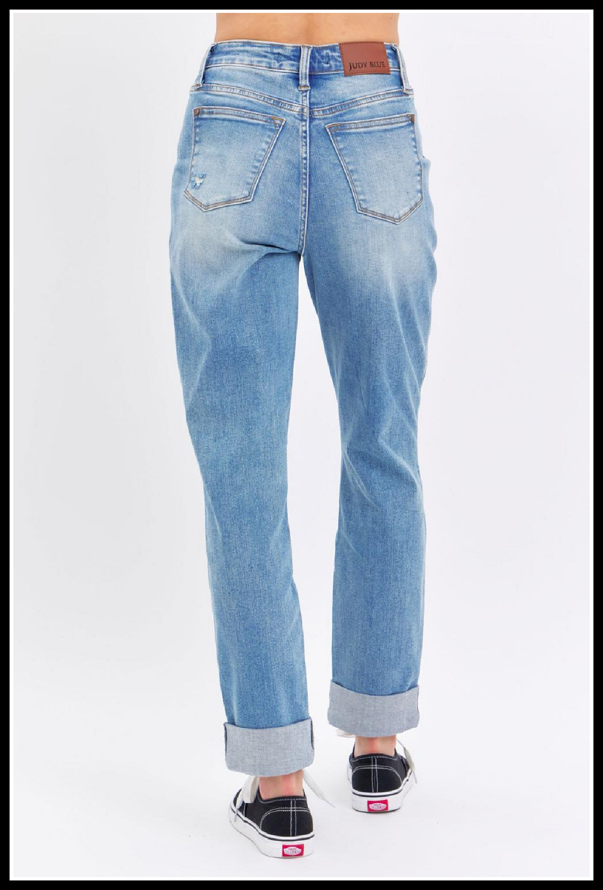 Judy Blue: Boyfriend Fit PLUS, Medium Blue