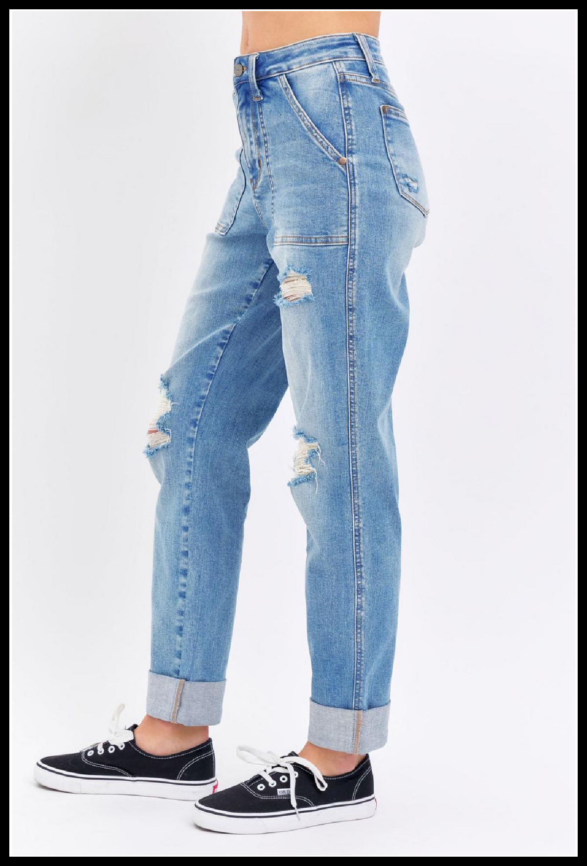 Judy Blue: Boyfriend Fit PLUS, Medium Blue