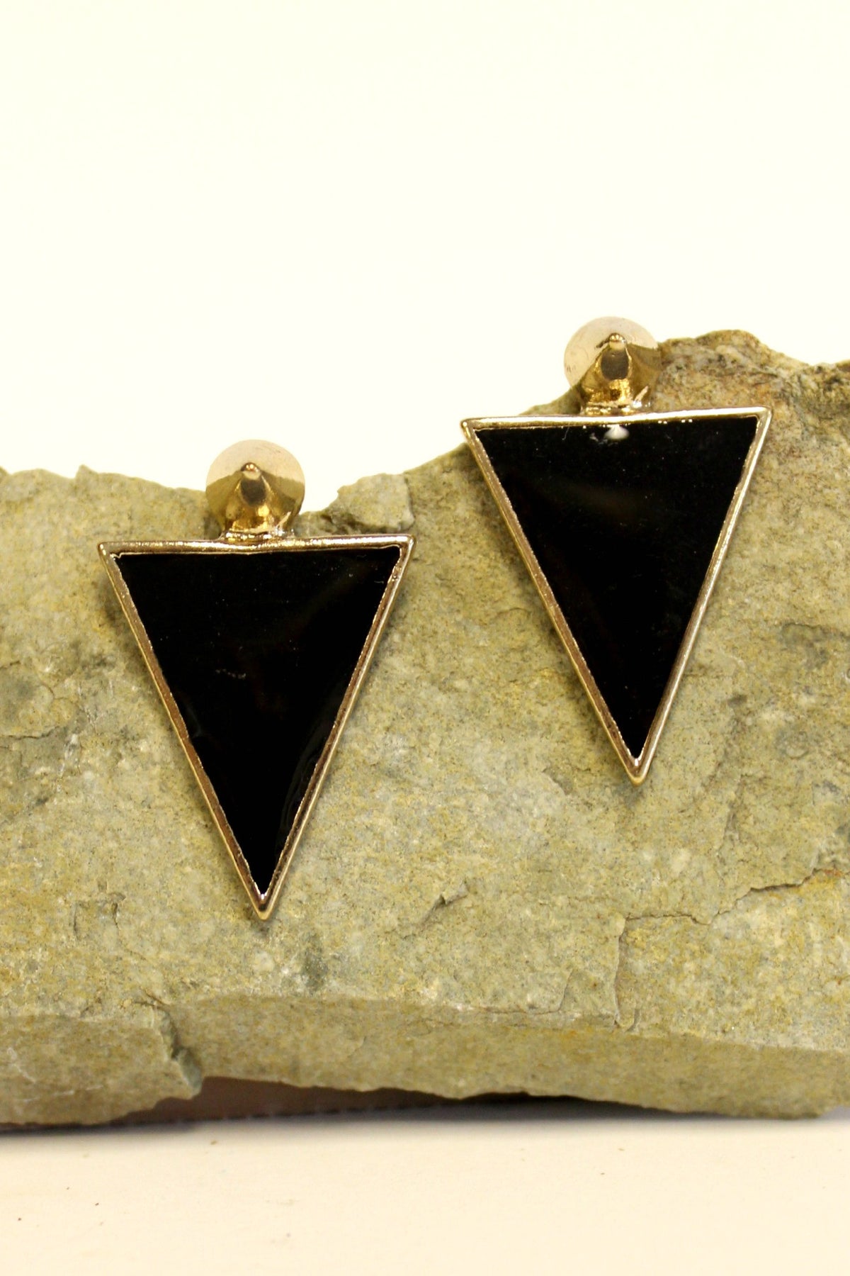 Dynamic Shield Earrings, Black