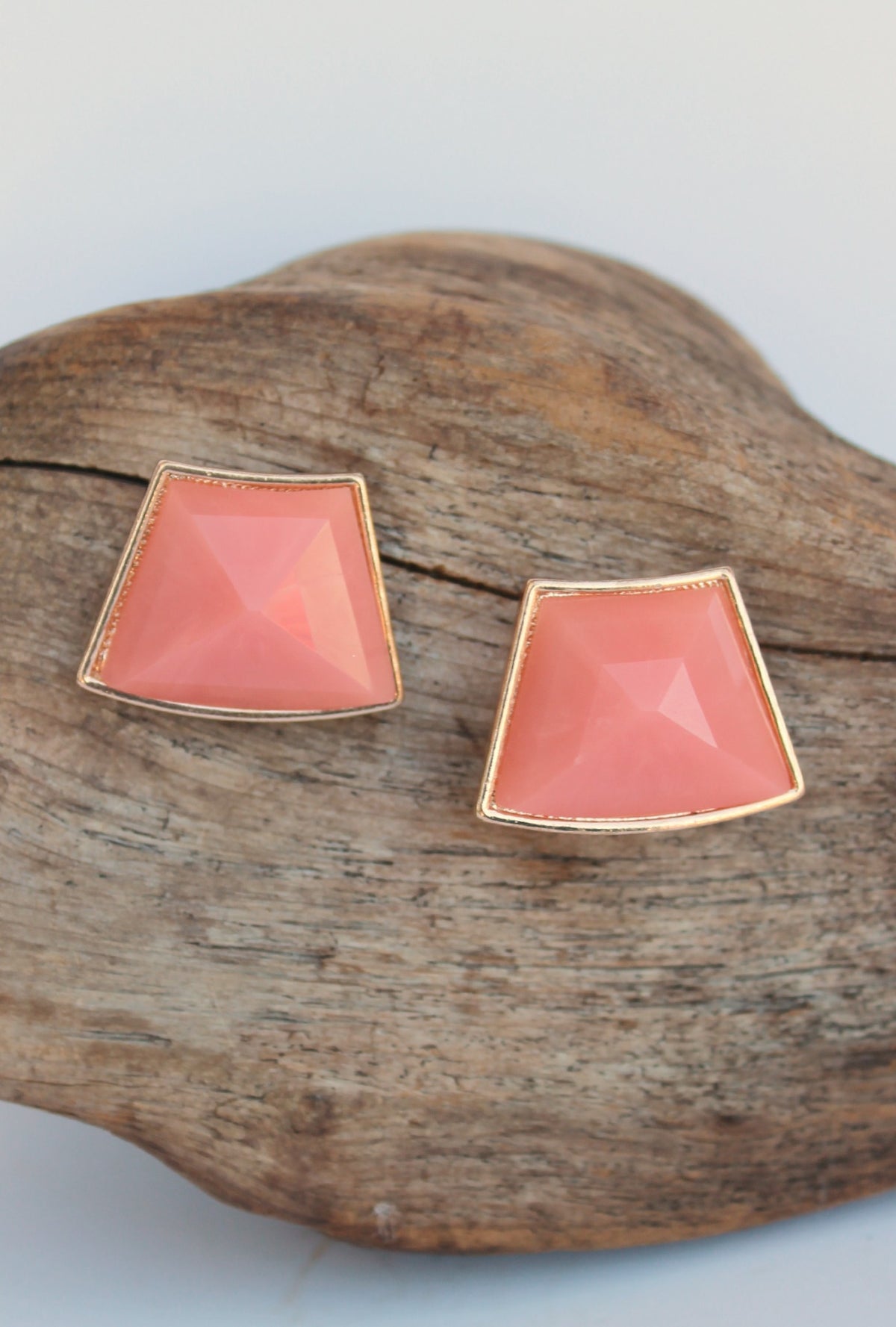 Curvy Trapezoid Earrings, Apricot