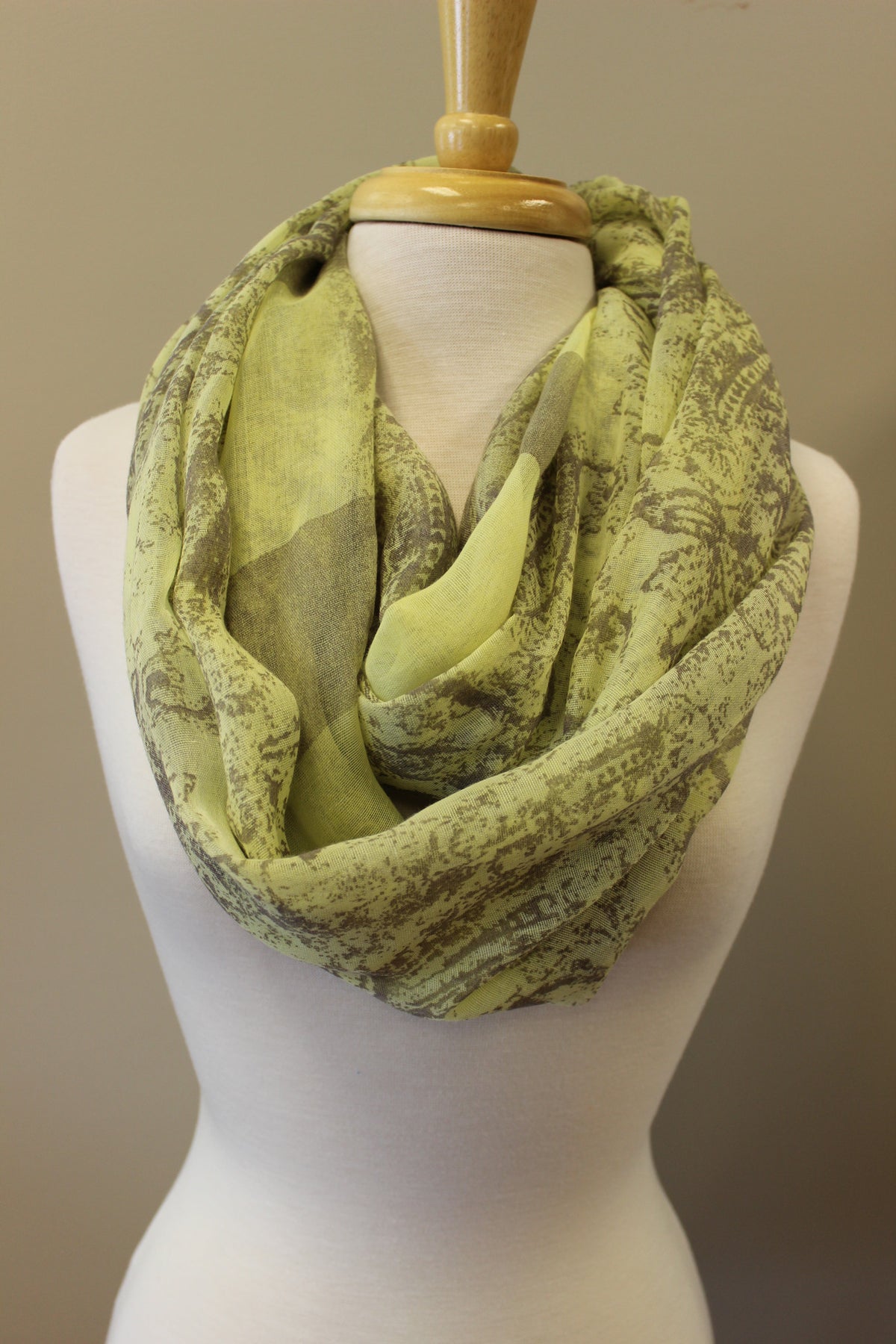 Sue Infinity Scarf, Green