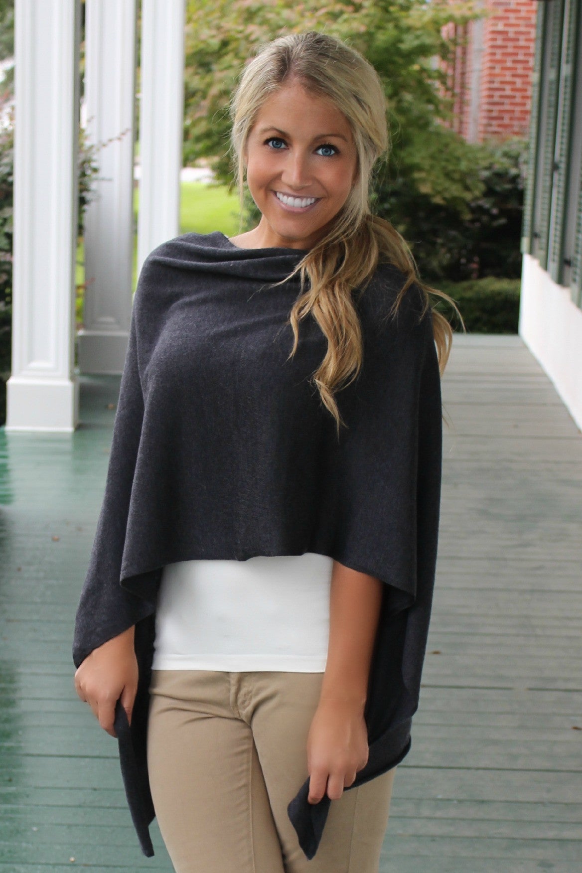 Eden Poncho, Gray