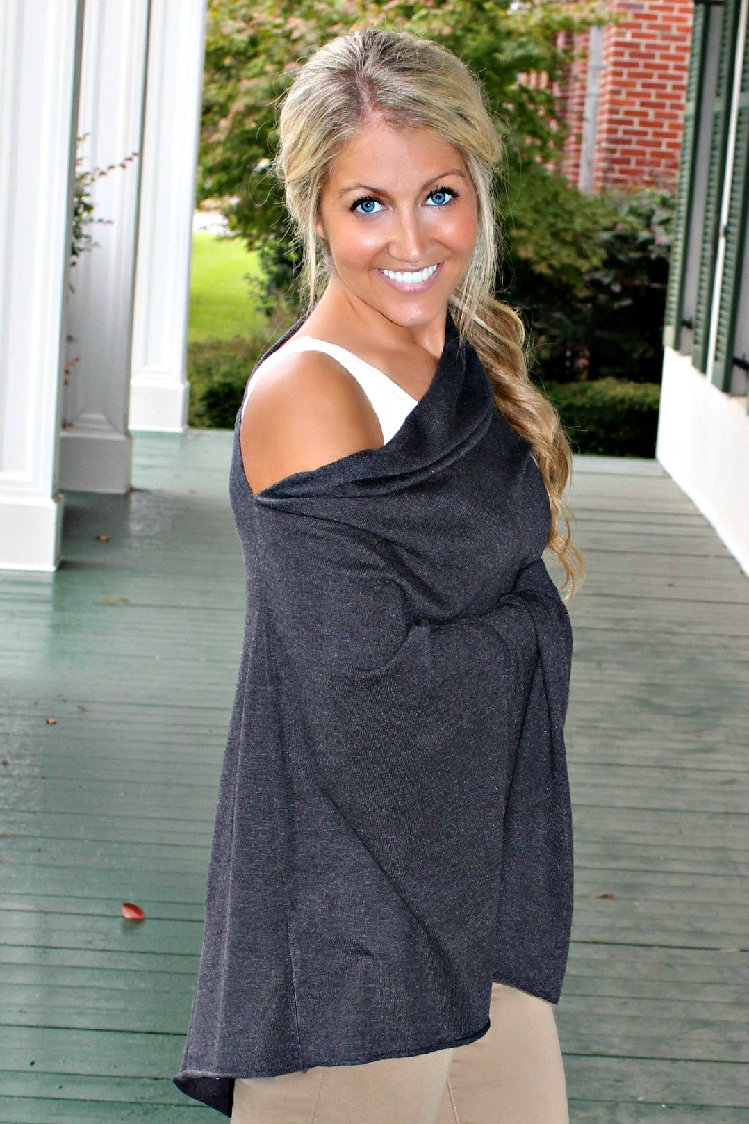 Eden Poncho, Gray