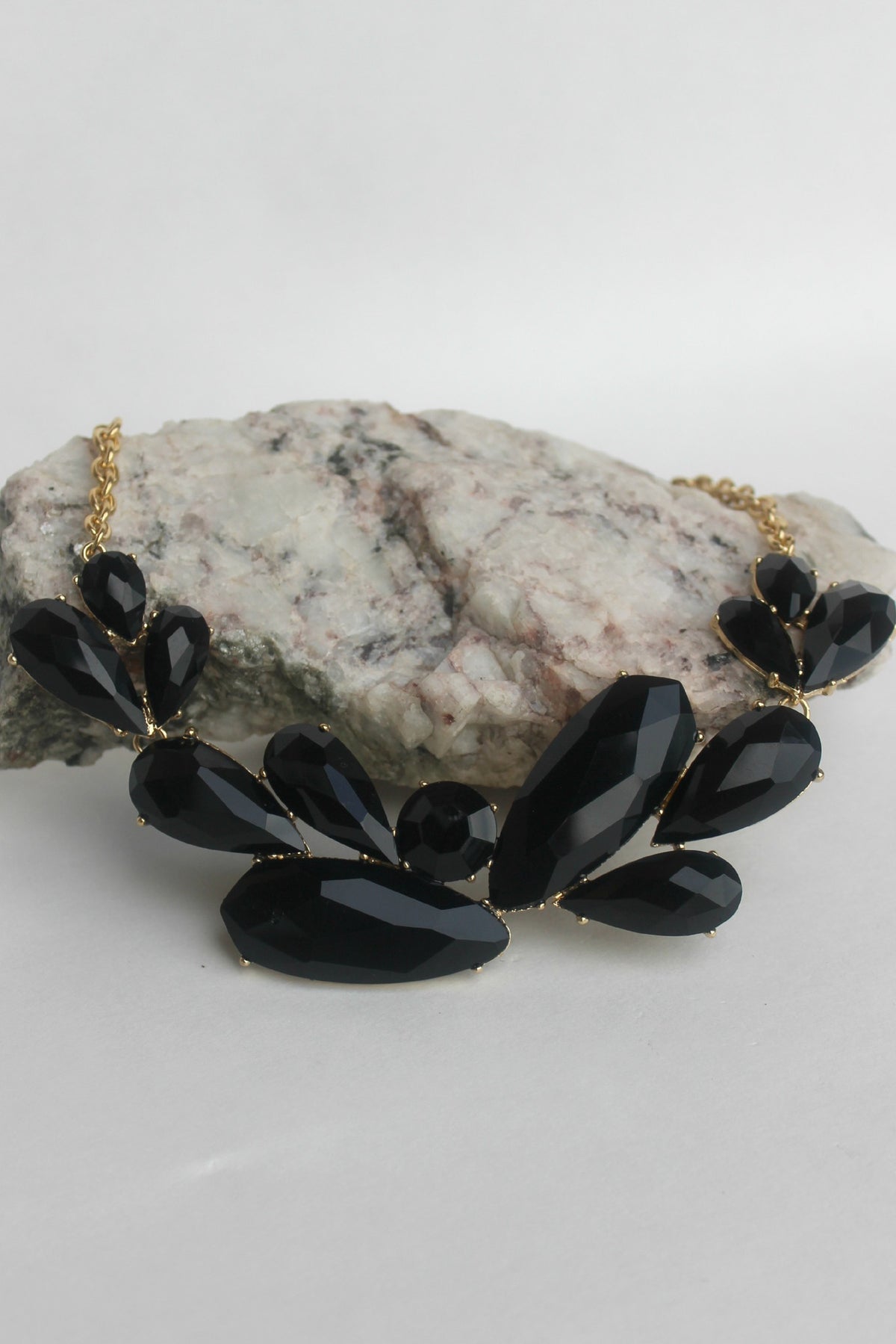 Teardrop Beads Necklace, Black