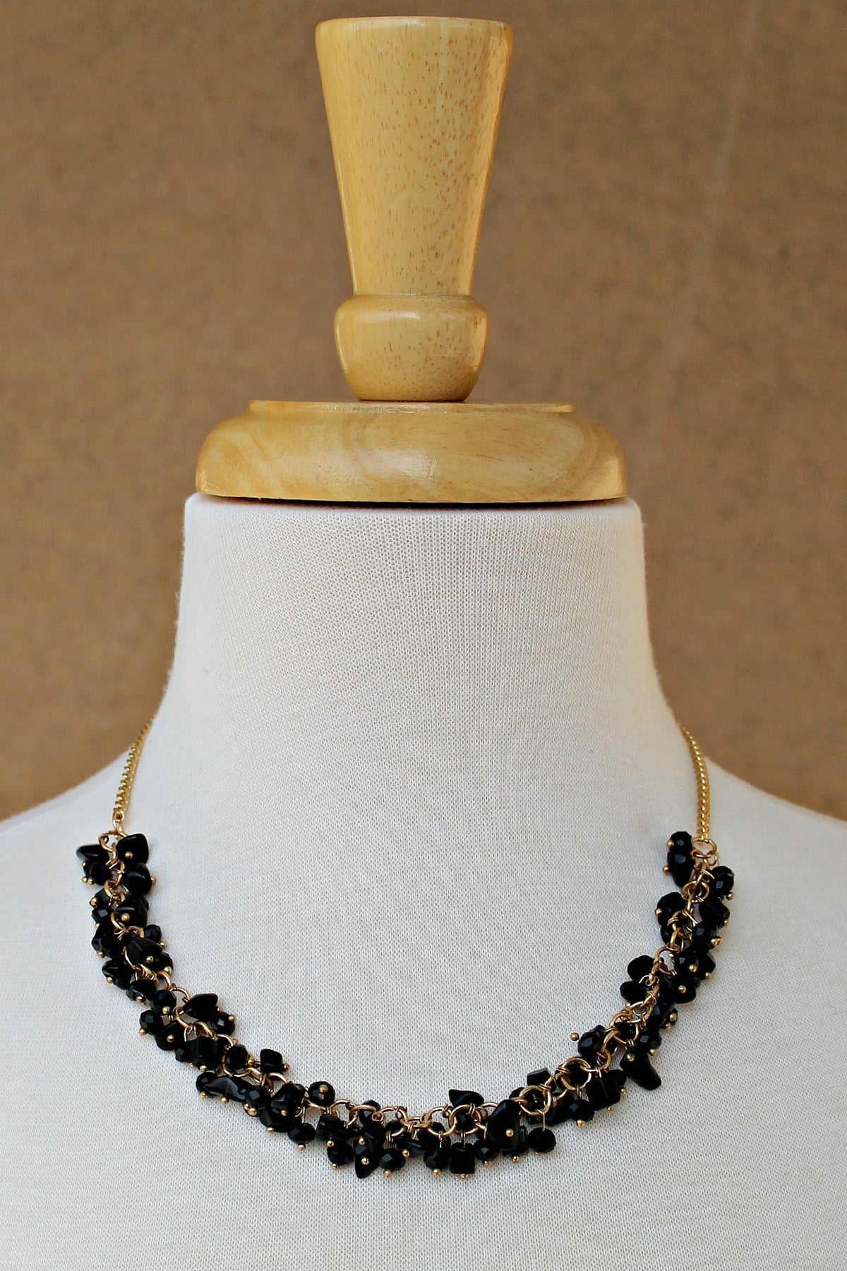 Cluster Chip Beads Necklace, Black
