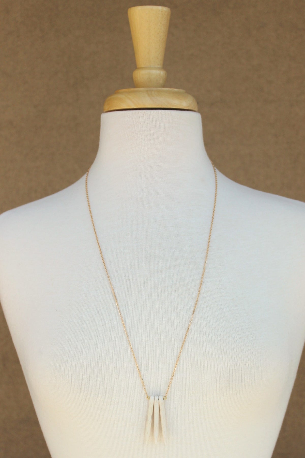 Three Stone Spike Necklace, Beige