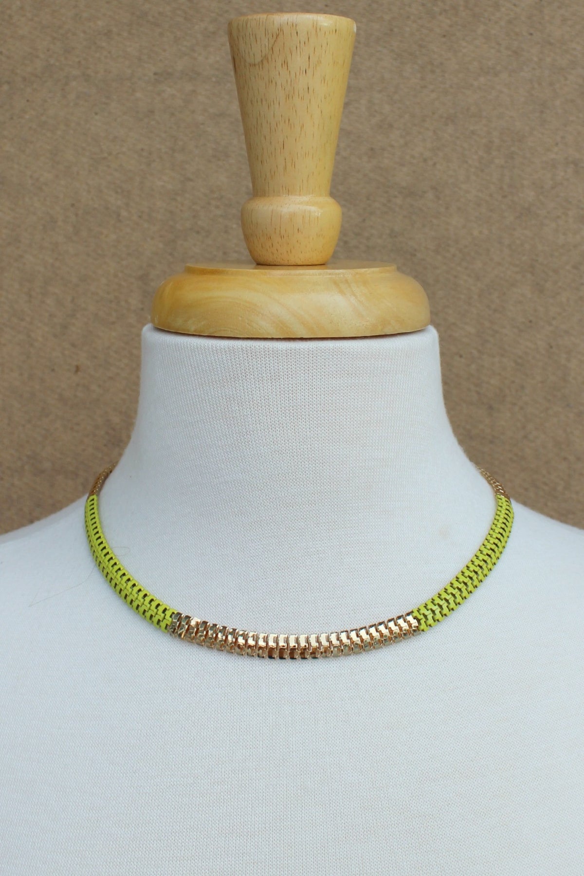 Colorblock Serpentine Necklace, Lime