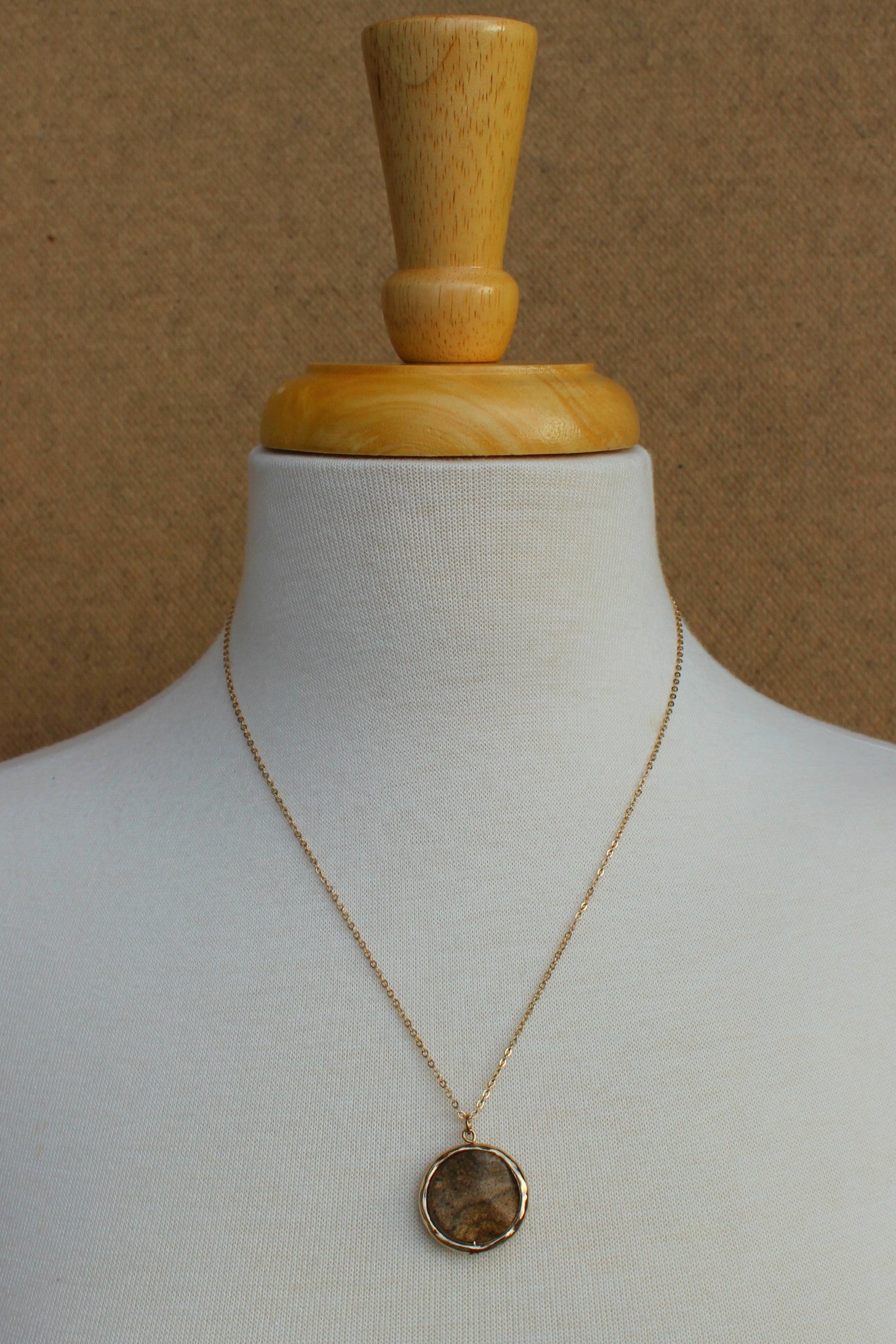 Round Stone Necklace, Brown